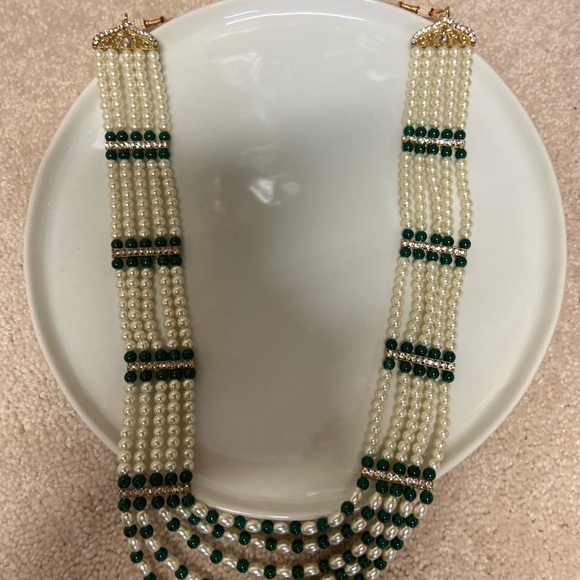 Lovely Gold Plated Pearl Layer Necklace - Picture 3 of 3